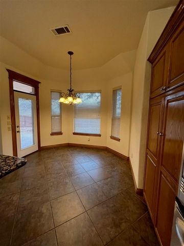 1616 NW 36th St, Lawton, OK 73505