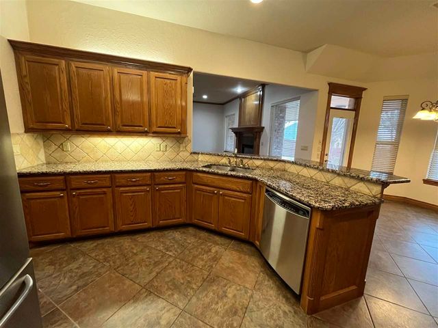 1616 NW 36th St, Lawton, OK 73505