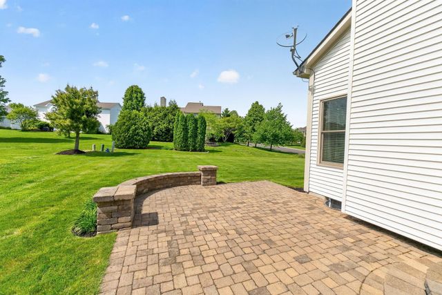 2263 Bold Venture Drive, Lewis Center, OH 43035