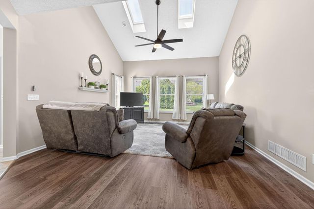 2263 Bold Venture Drive, Lewis Center, OH 43035