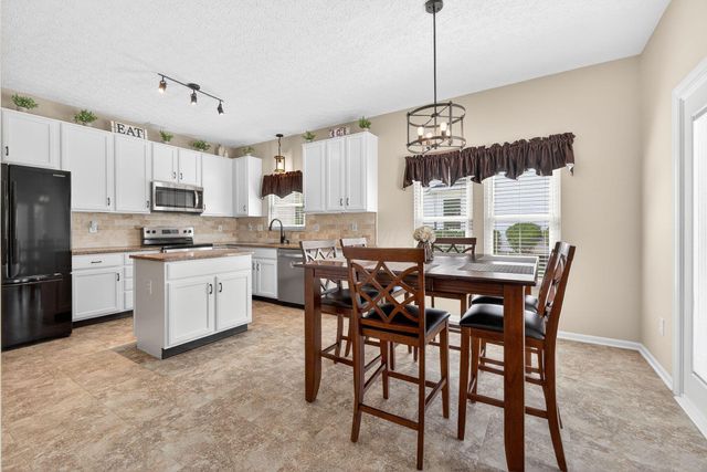 2263 Bold Venture Drive, Lewis Center, OH 43035