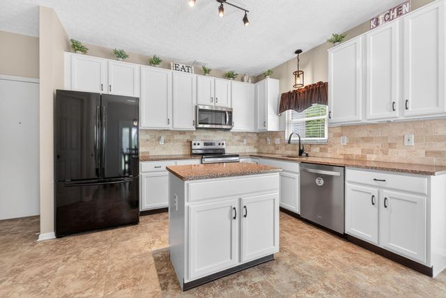 2263 Bold Venture Drive, Lewis Center, OH 43035