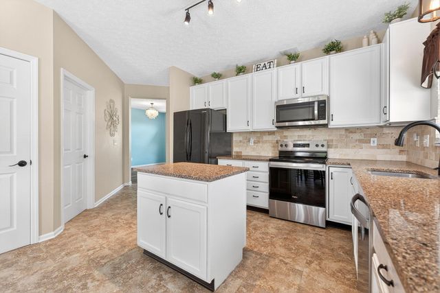 2263 Bold Venture Drive, Lewis Center, OH 43035