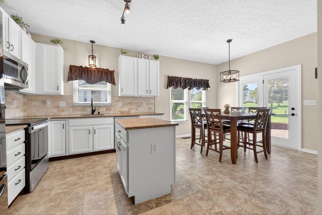 2263 Bold Venture Drive, Lewis Center, OH 43035