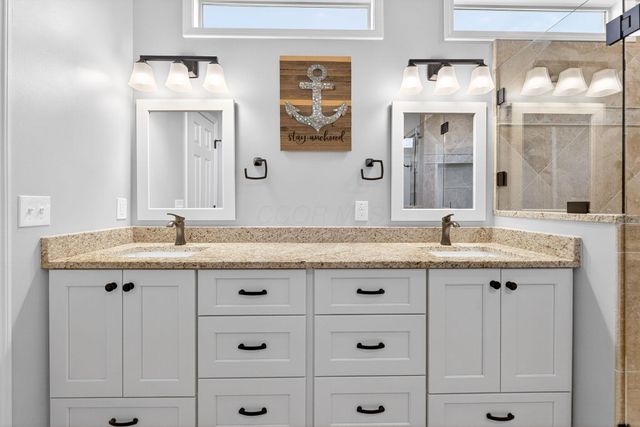 2263 Bold Venture Drive, Lewis Center, OH 43035
