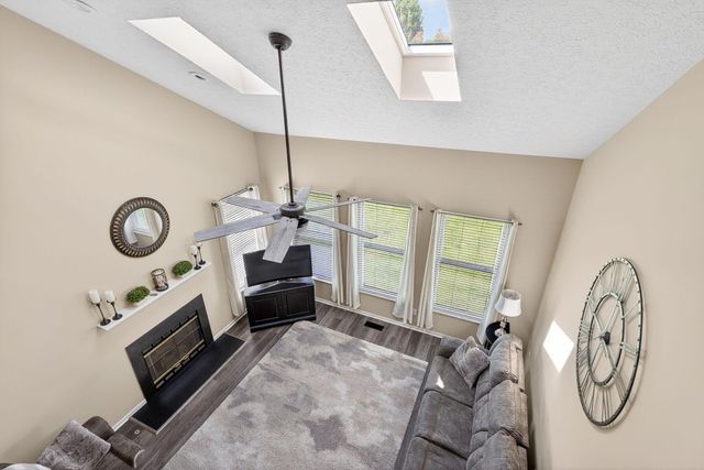 2263 Bold Venture Drive, Lewis Center, OH 43035