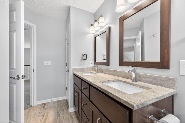 2263 Bold Venture Drive, Lewis Center, OH 43035