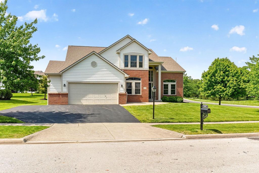 2263 Bold Venture Drive, Lewis Center, OH 43035
