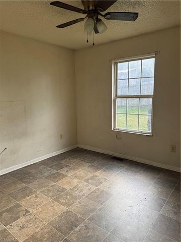 546 Woodlawn Street, Asheboro, NC 27203