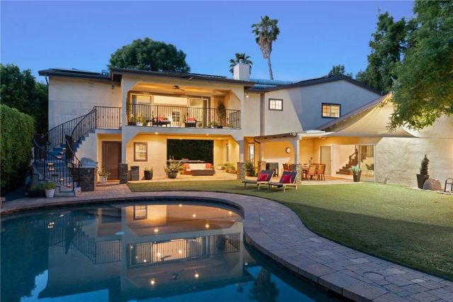 22702 Califa Street, Woodland Hills, CA 91367