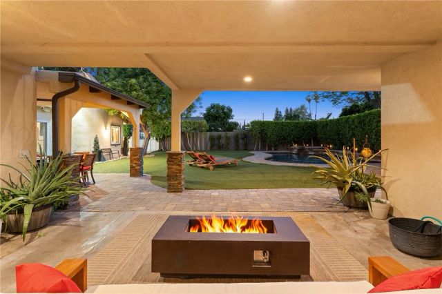 22702 Califa Street, Woodland Hills, CA 91367