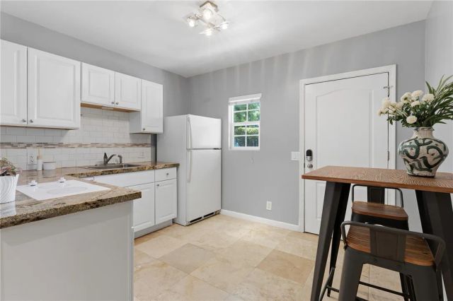 22702 Califa Street, Woodland Hills, CA 91367
