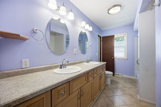 910 Talwrn Court, Iowa City, IA 52246