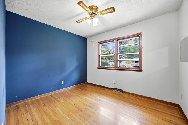 910 Talwrn Court, Iowa City, IA 52246