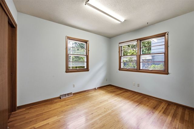 910 Talwrn Court, Iowa City, IA 52246