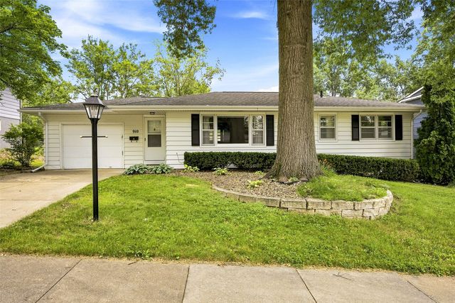 910 Talwrn Court, Iowa City, IA 52246