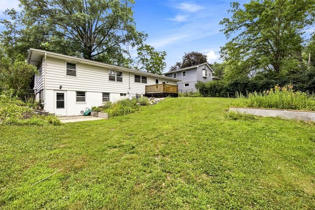 910 Talwrn Court, Iowa City, IA 52246