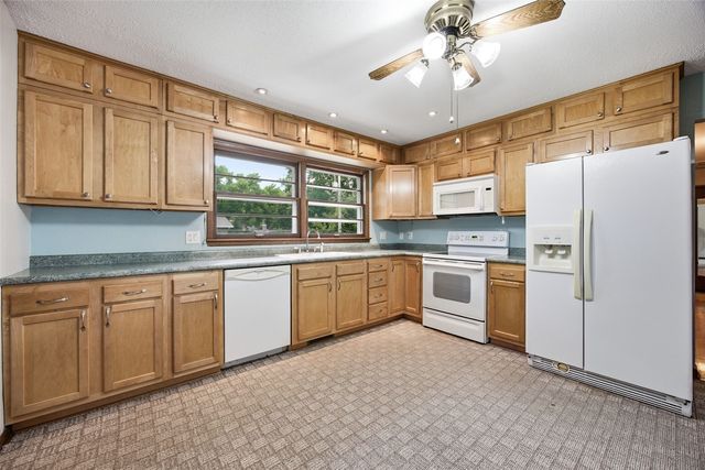 910 Talwrn Court, Iowa City, IA 52246