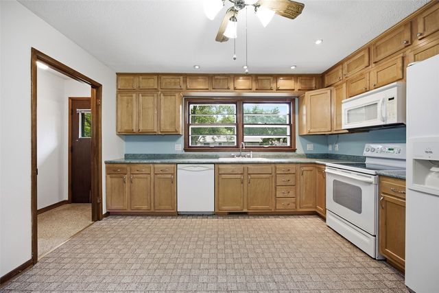910 Talwrn Court, Iowa City, IA 52246