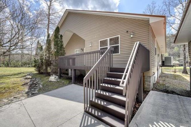 2121 Die Bend Road, Murphy, NC 28906