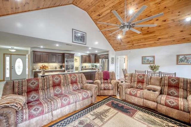 2121 Die Bend Road, Murphy, NC 28906