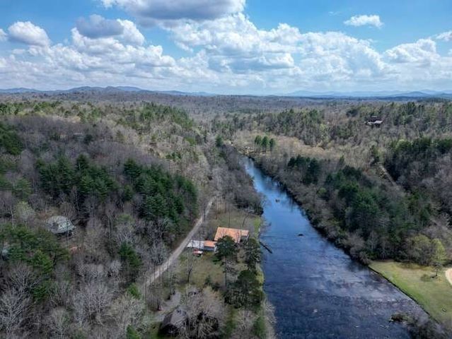 2121 Die Bend Road, Murphy, NC 28906