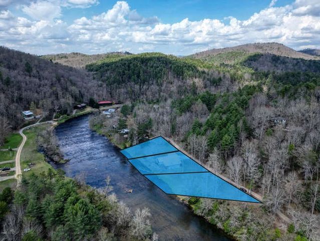 2121 Die Bend Road, Murphy, NC 28906