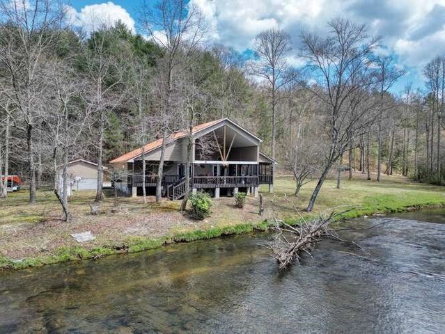 2121 Die Bend Road, Murphy, NC 28906
