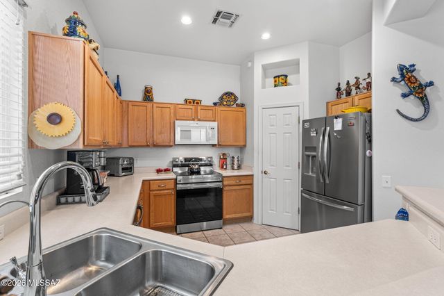 5379 W Claret Cup Place, Marana, AZ 85658