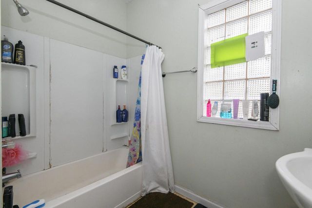 2831 N 25th STREET, Milwaukee, WI 53206