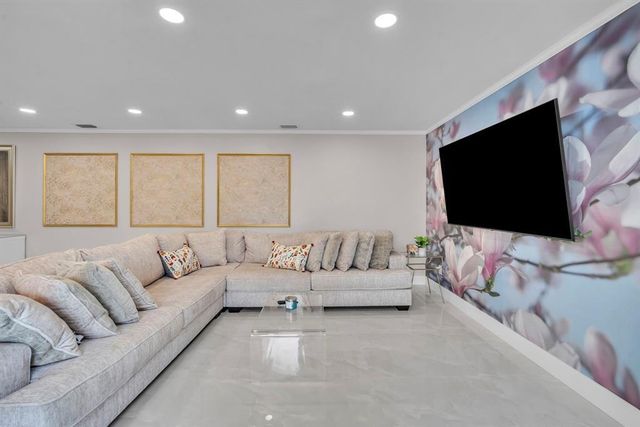 3571 Magellan Cir 343-4, Aventura, FL 33180