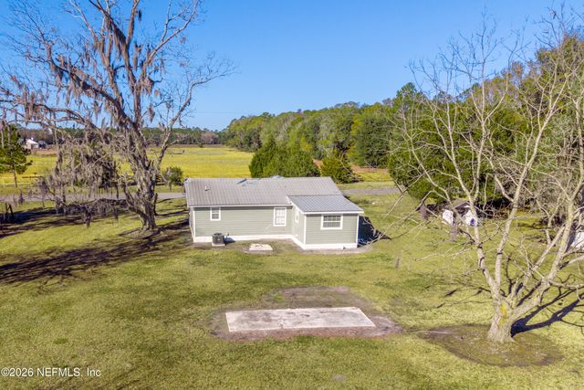 23779 NW 225A County Road, Lawtey, FL 32058
