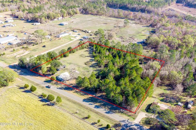 23779 NW 225A County Road, Lawtey, FL 32058