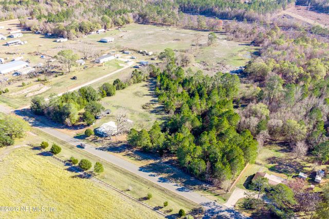 23779 NW 225A County Road, Lawtey, FL 32058