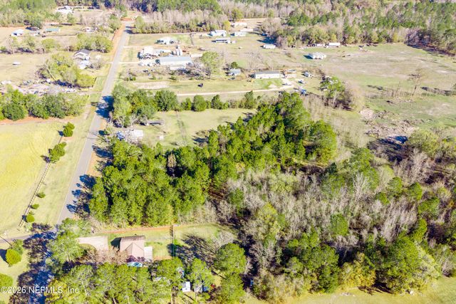 23779 NW 225A County Road, Lawtey, FL 32058