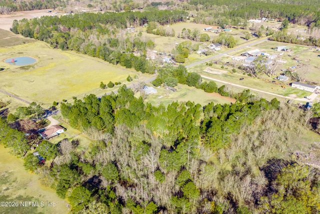 23779 NW 225A County Road, Lawtey, FL 32058