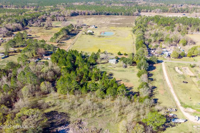 23779 NW 225A County Road, Lawtey, FL 32058