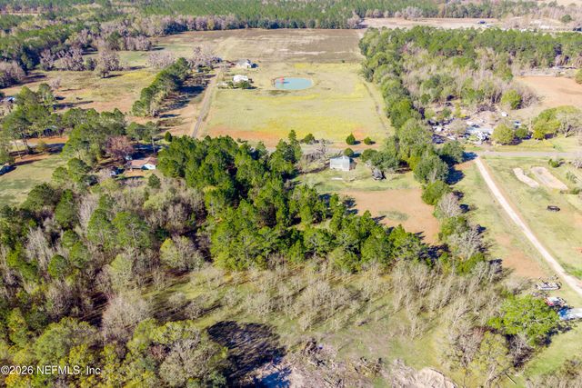 23779 NW 225A County Road, Lawtey, FL 32058