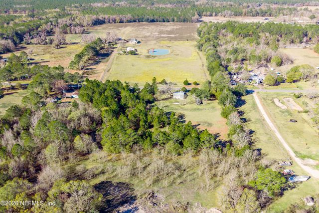 23779 NW 225A County Road, Lawtey, FL 32058