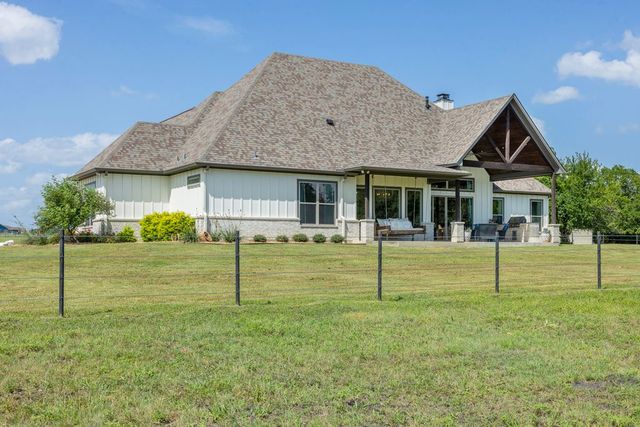 7650 Rolling Creek Road, Burton, TX 77426