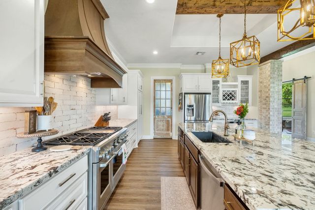 7650 Rolling Creek Road, Burton, TX 77426