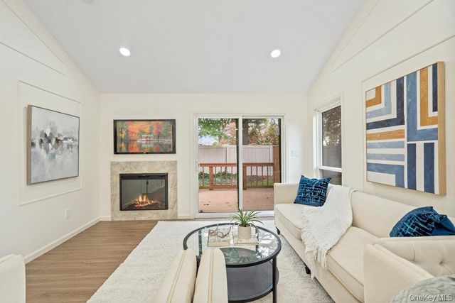 1 Stanford Court, Wantagh, NY 11793