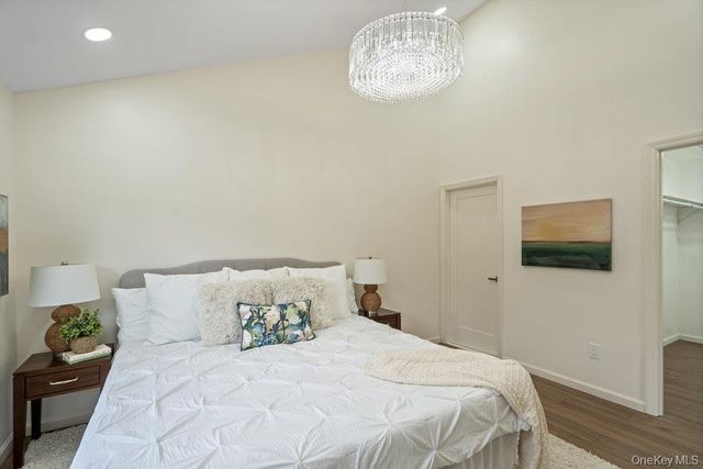 1 Stanford Court, Wantagh, NY 11793