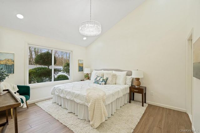 1 Stanford Court, Wantagh, NY 11793