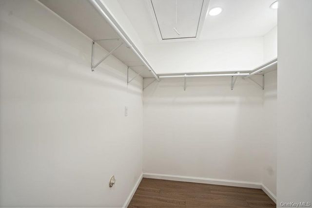 1 Stanford Court, Wantagh, NY 11793