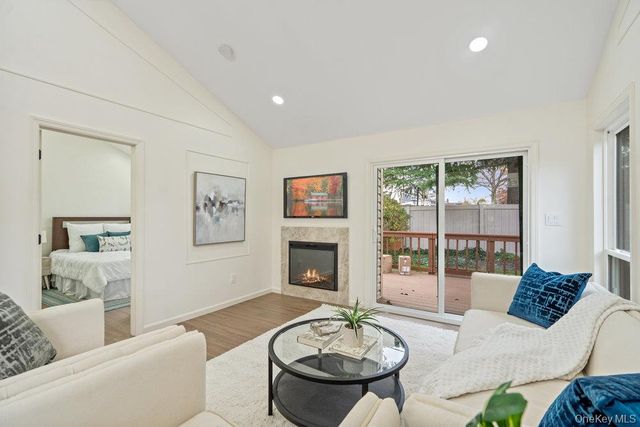 1 Stanford Court, Wantagh, NY 11793