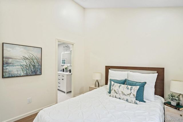 1 Stanford Court, Wantagh, NY 11793