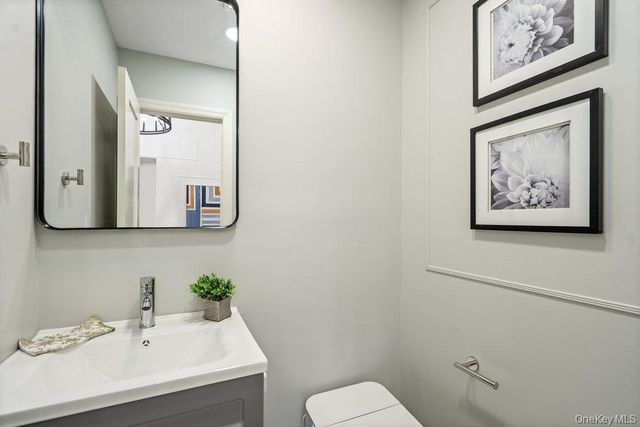 1 Stanford Court, Wantagh, NY 11793