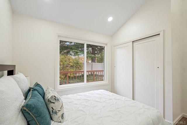 1 Stanford Court, Wantagh, NY 11793