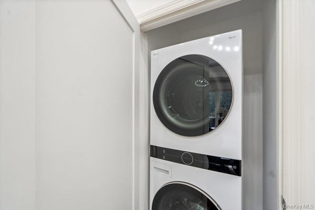 1 Stanford Court, Wantagh, NY 11793